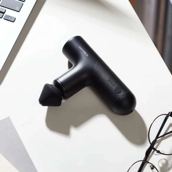 Rebive Air — Tragbare Mini-Massagepistole in Schwarz 