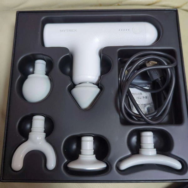 Rebive Air — Tragbare Mini-Massagepistole in Weiß 