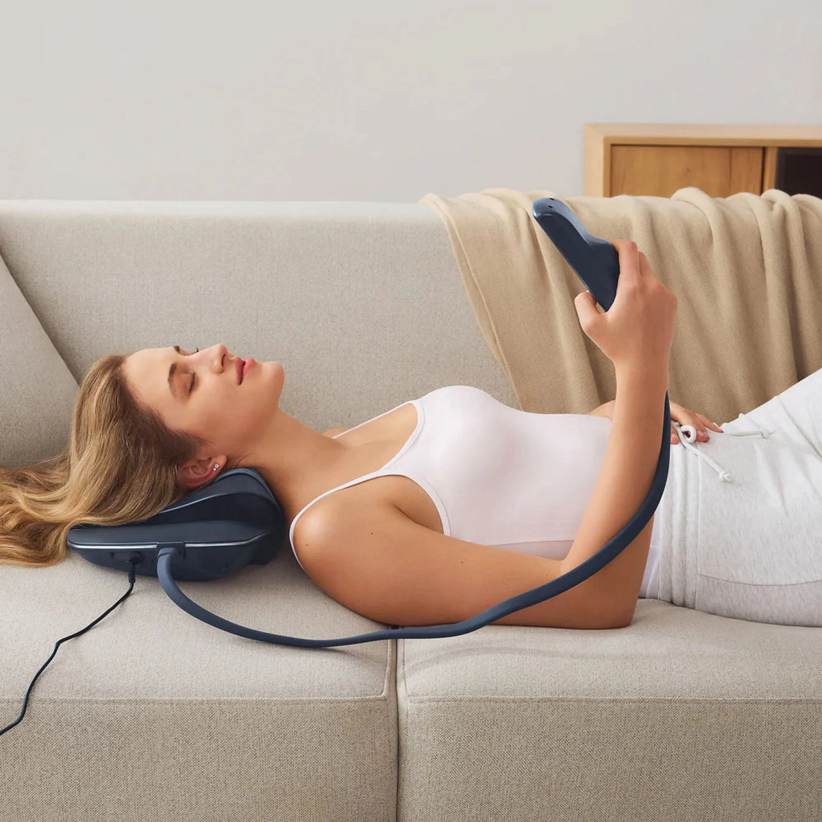 Medi Neck — Traction cervicale, EMS et chaleur pour un bien-être profond 