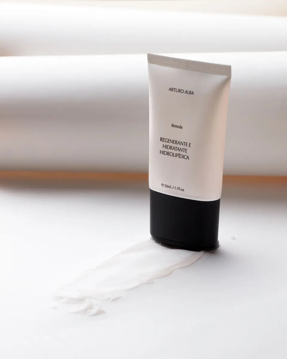 REGENERATING AND HYDRATING HYDROLIPIDIC 